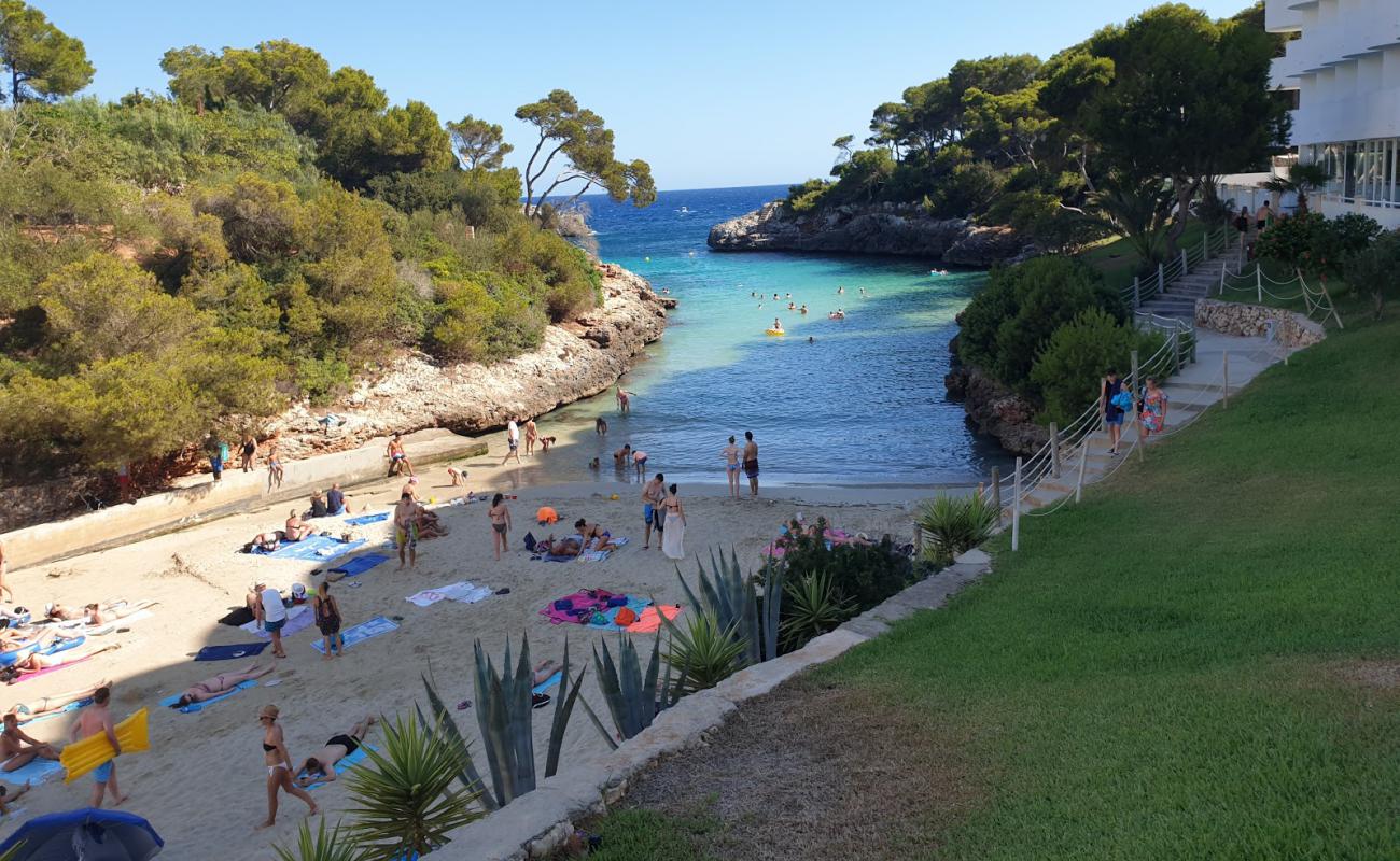 Cala Egos'in fotoğrafı i̇nce bej kum yüzey ile
