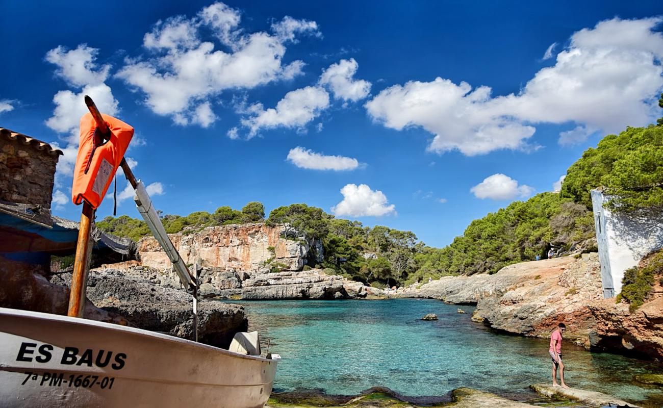 Cala s'Almunia'in fotoğrafı kayalık arazi yüzey ile