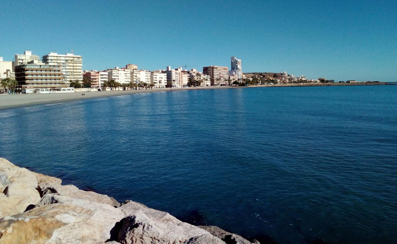 Beach Santa Pola 2'in fotoğrafı kahverengi kum yüzey ile