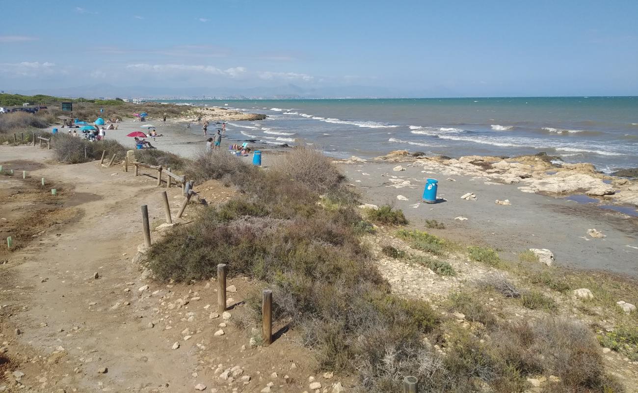 Santa Pola dog beach'in fotoğrafı gri kum yüzey ile