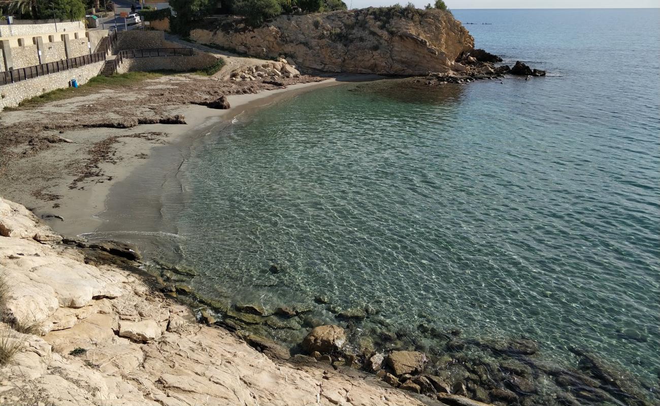 Cala Coveta Fuma'in fotoğrafı parlak kum yüzey ile