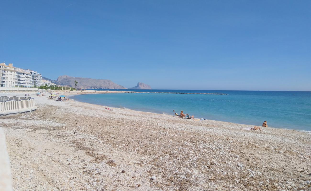 Platja de l'Espigo'in fotoğrafı hafif çakıl yüzey ile