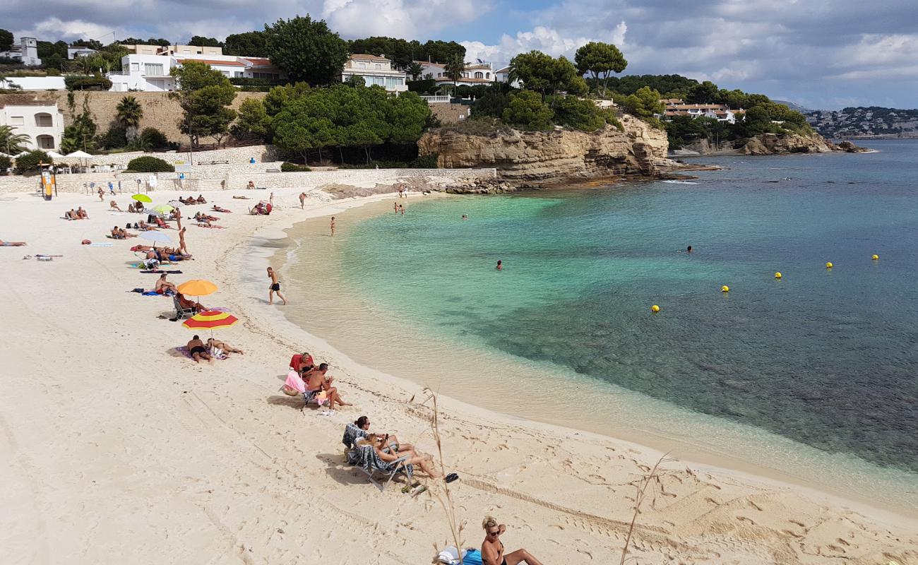 Playa la Fustera'in fotoğrafı parlak kum yüzey ile