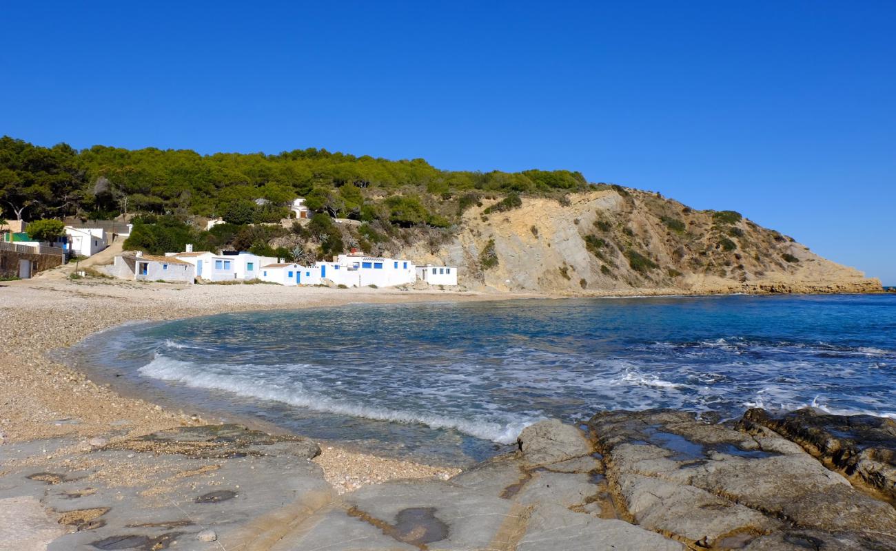 Cala Barraca'in fotoğrafı hafif çakıl yüzey ile