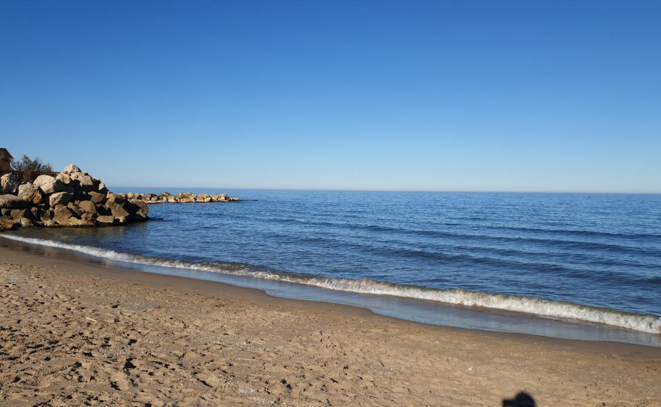 Playa el Marenyet'in fotoğrafı kahverengi kum yüzey ile