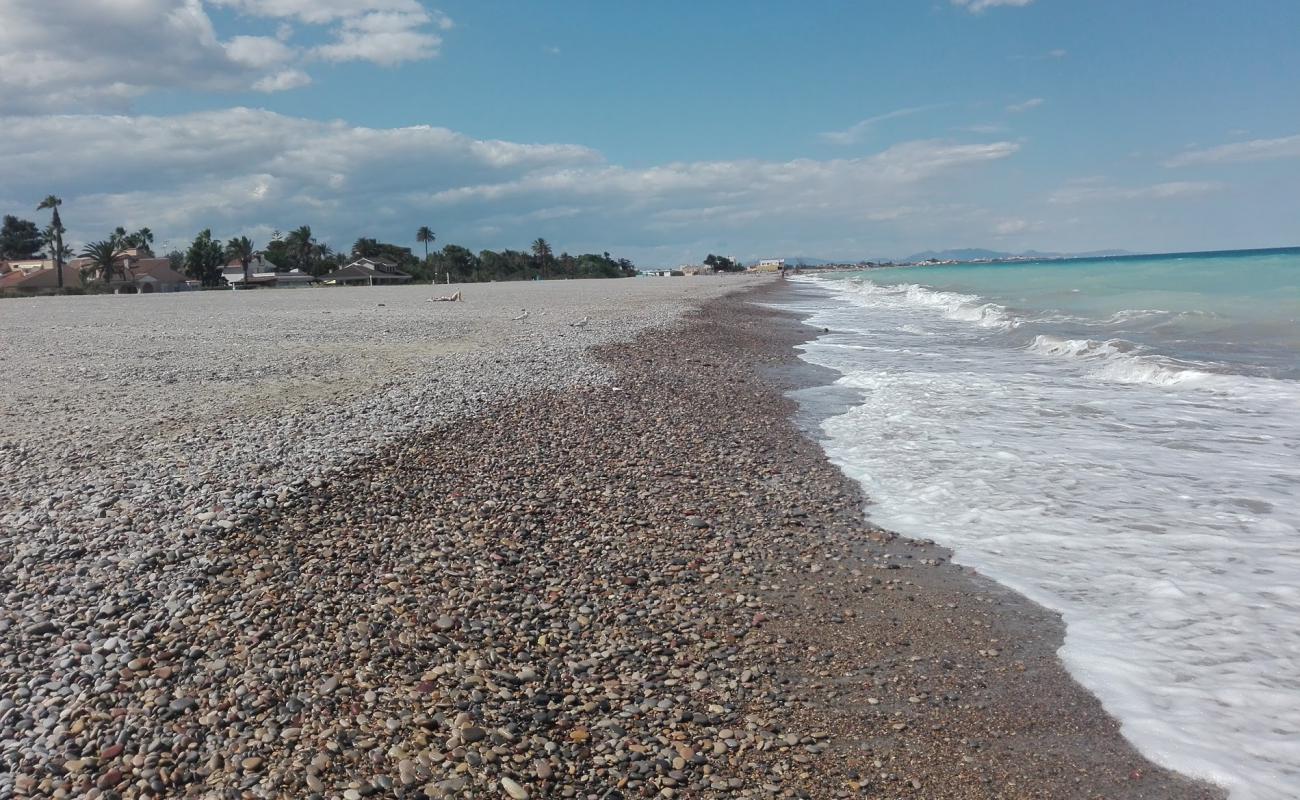 Almarda Plajı'in fotoğrafı gri kum ve çakıl yüzey ile