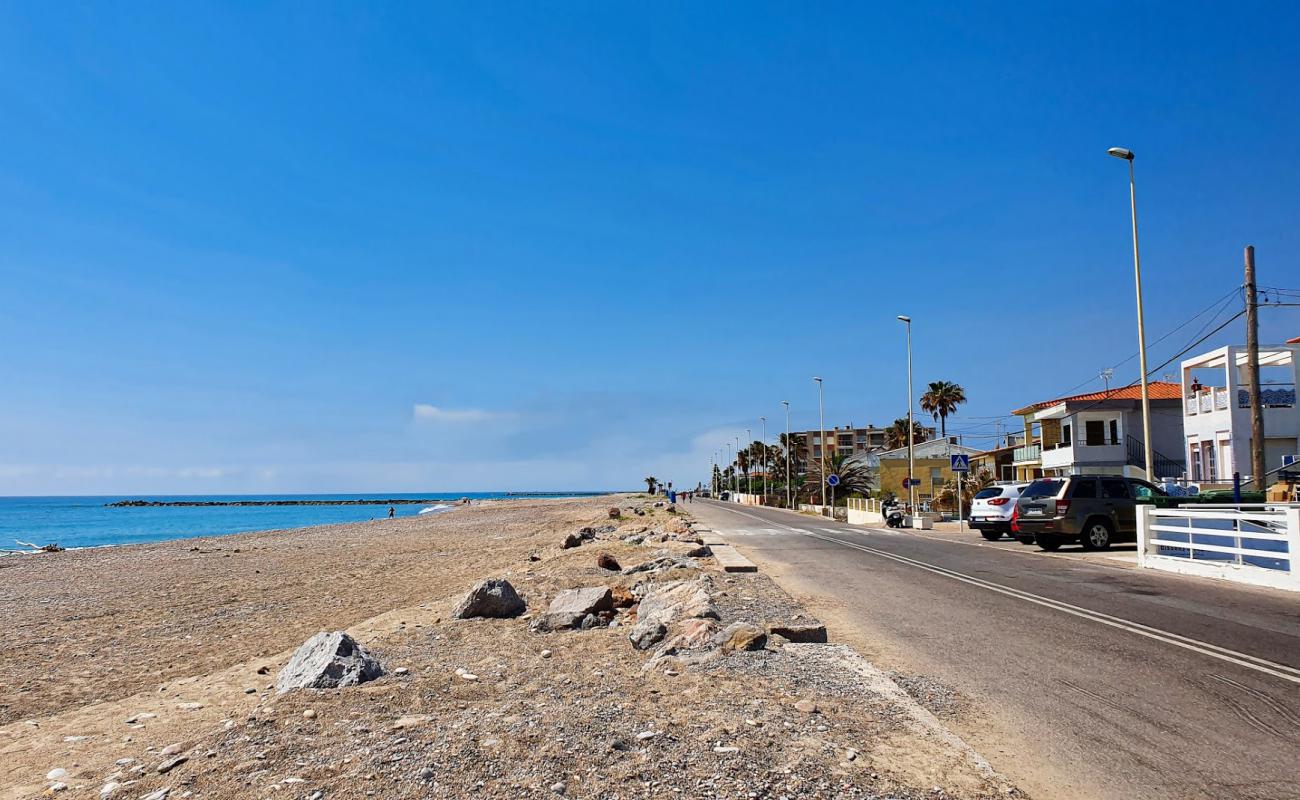Playa de la Torre'in fotoğrafı kahverengi kum yüzey ile