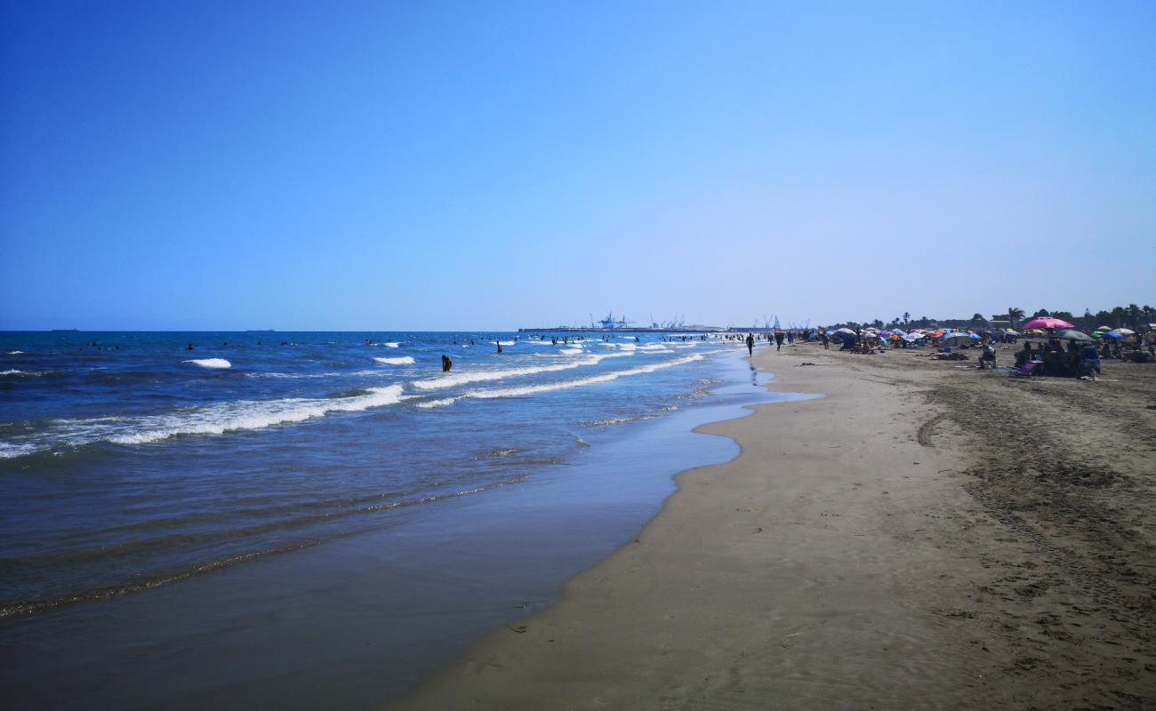 Platja del Gurugu'in fotoğrafı kahverengi kum yüzey ile