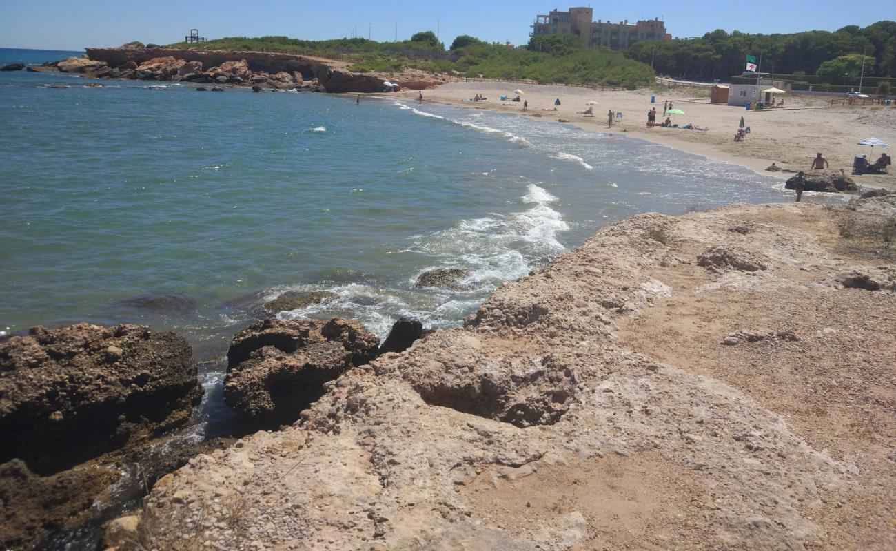 Playa del Moro'in fotoğrafı kahverengi kum yüzey ile