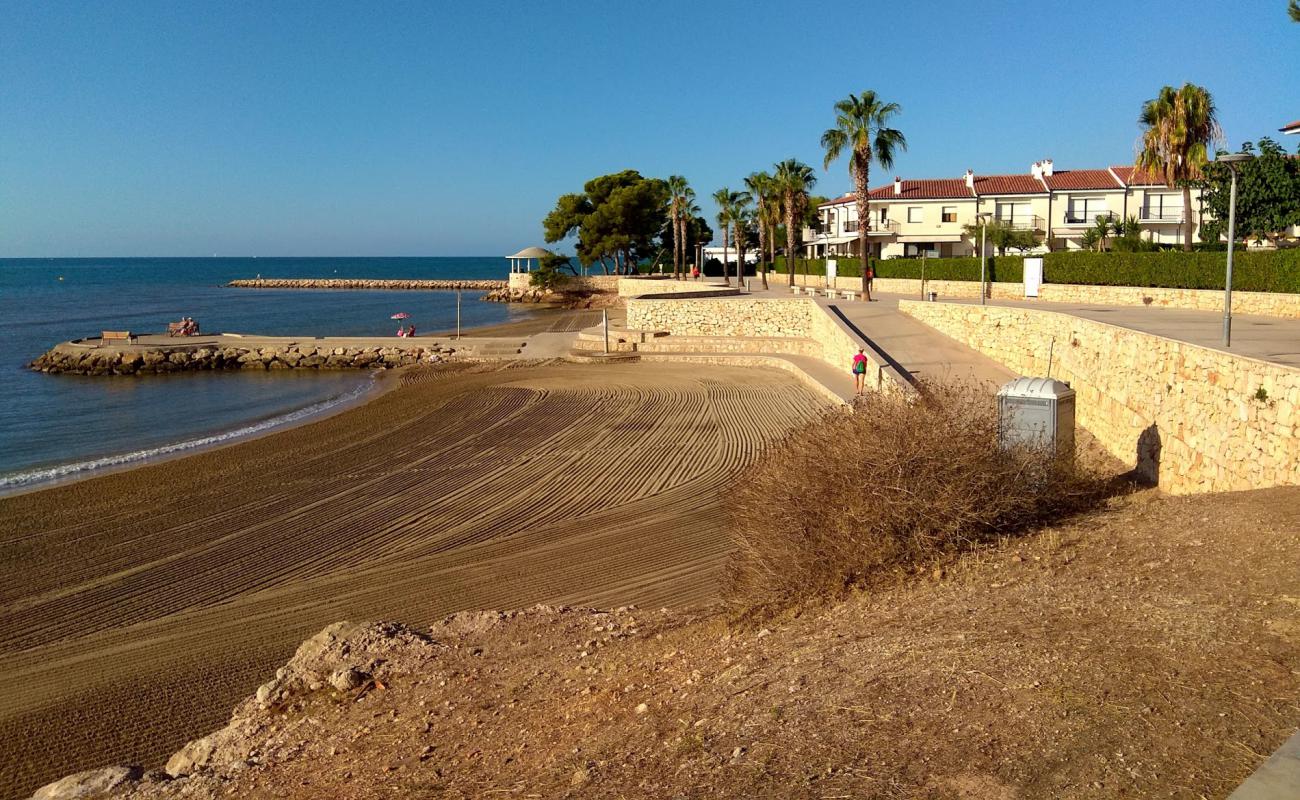 Platja Del Capri'in fotoğrafı kahverengi kum yüzey ile