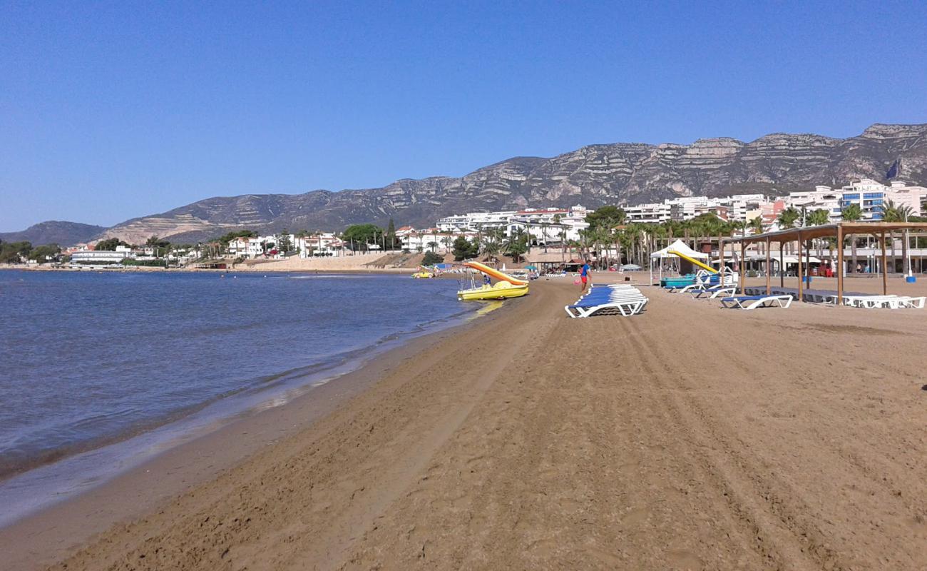 Platja El Garbi'in fotoğrafı kahverengi kum yüzey ile