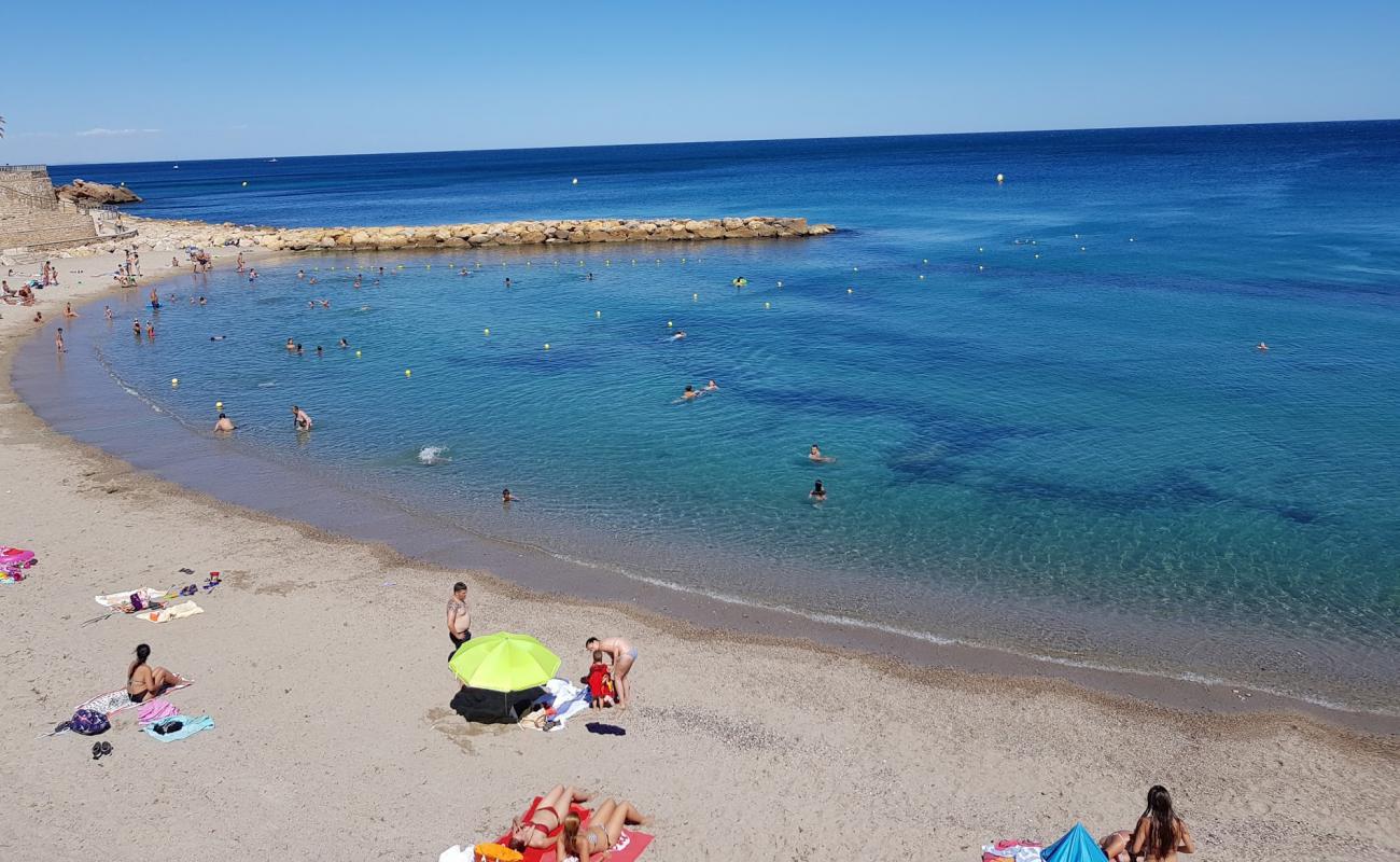 Platja De l'Alguer'in fotoğrafı i̇nce kahverengi kum yüzey ile