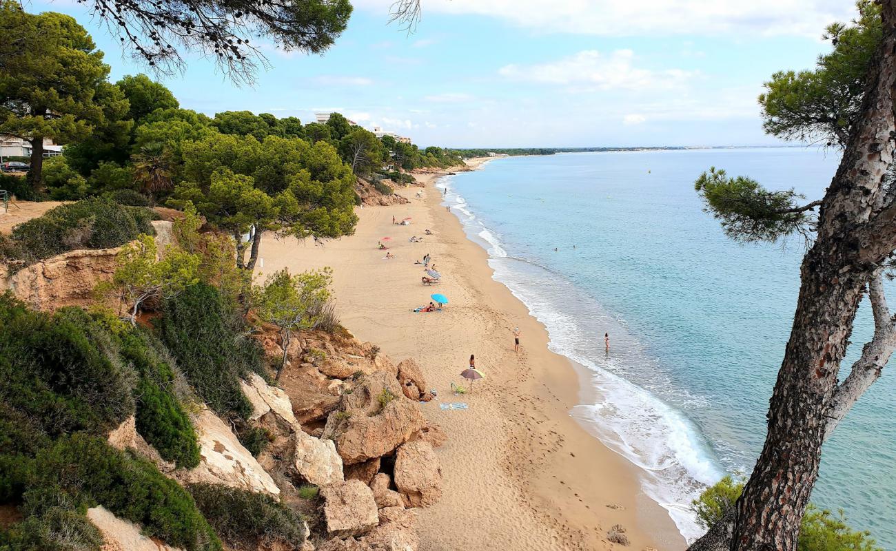Platja dels Penyals'in fotoğrafı açık bej kum yüzey ile