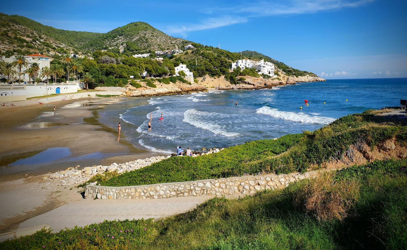 Playa De La Marina'in fotoğrafı kahverengi kum yüzey ile