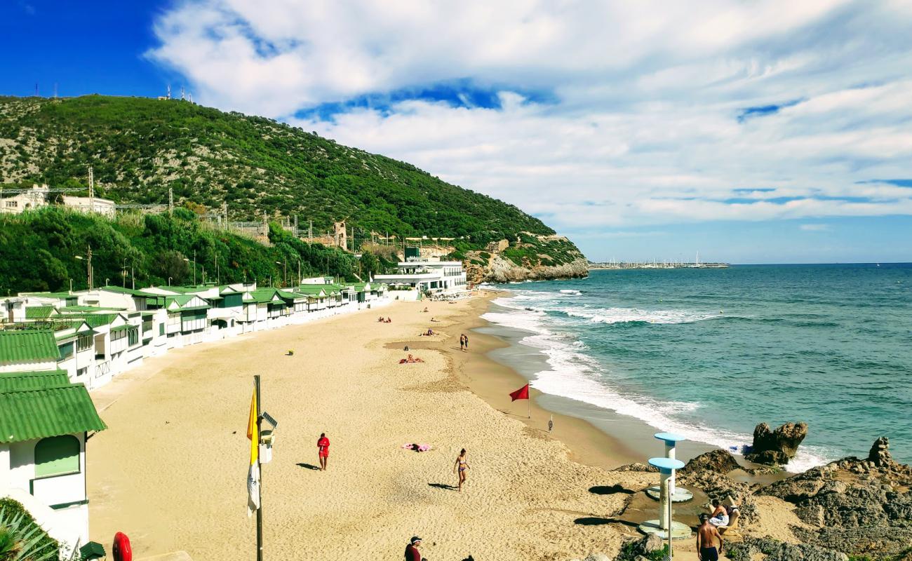 Garraf Plajı'in fotoğrafı açık bej kum yüzey ile