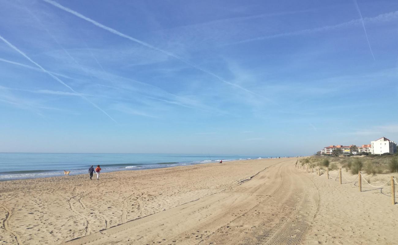 Gava Plajı'in fotoğrafı kahverengi kum yüzey ile
