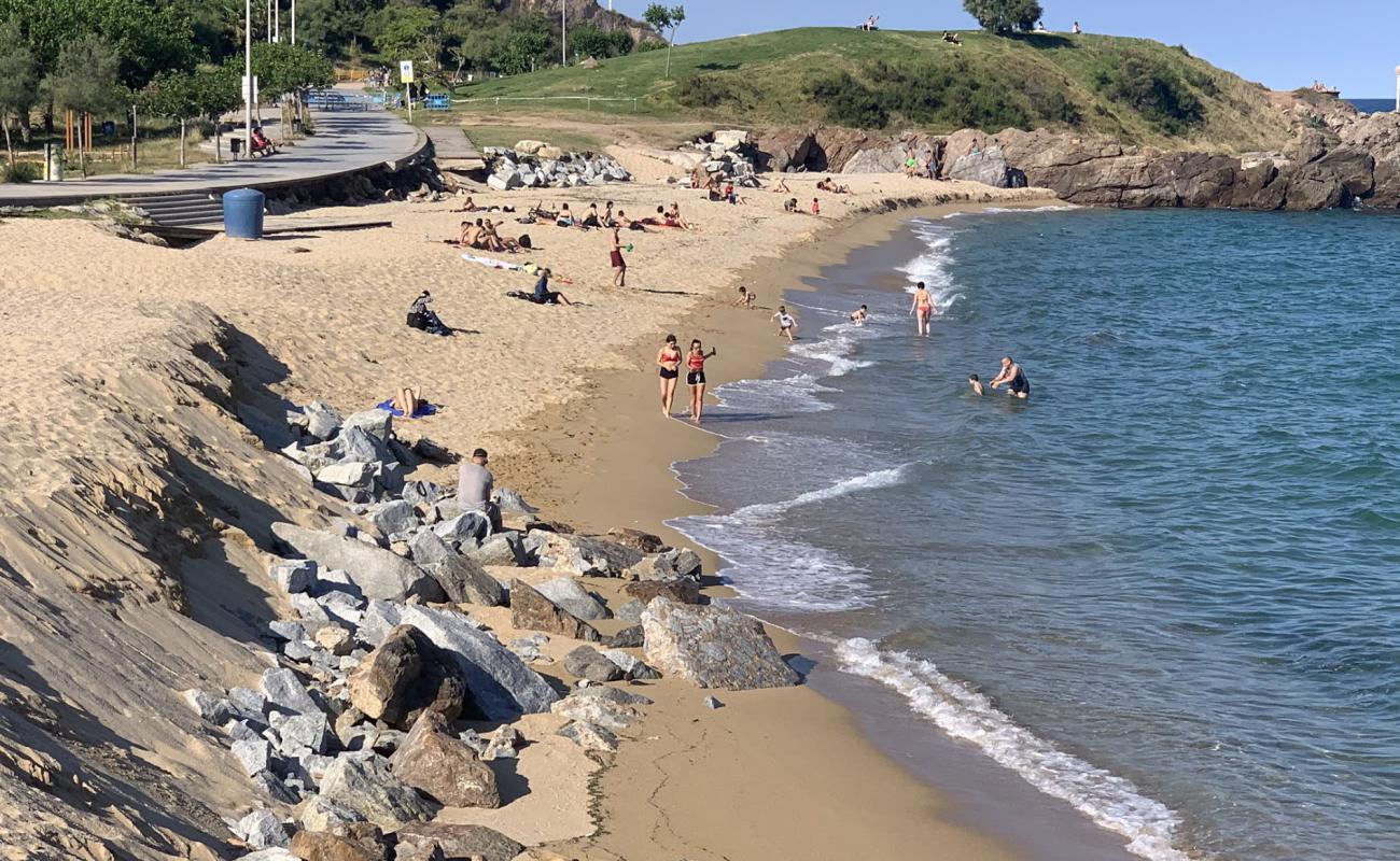 Platja de les Moreres'in fotoğrafı açık bej kum yüzey ile
