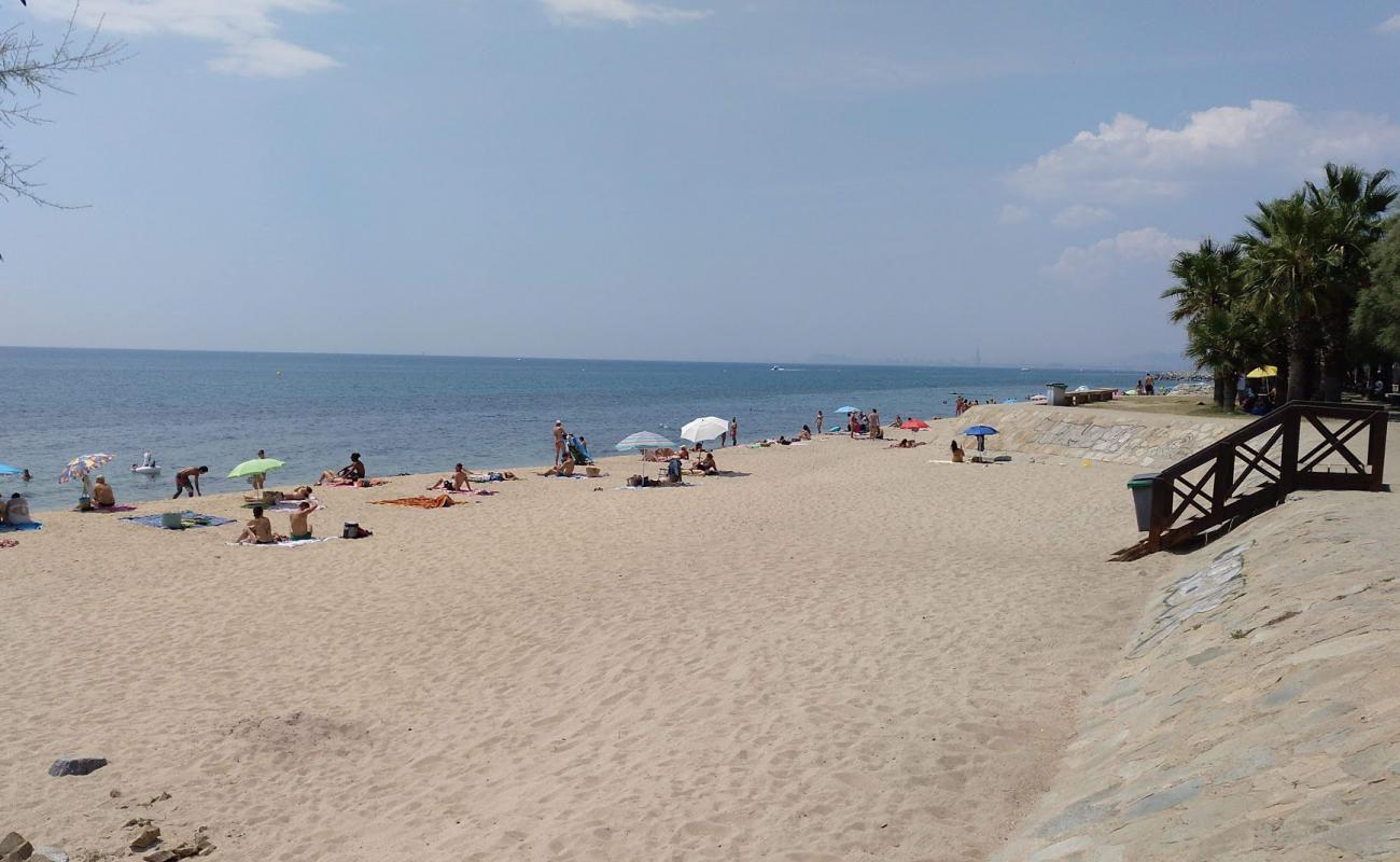 Platja Pla de l'Os'in fotoğrafı açık bej kum yüzey ile