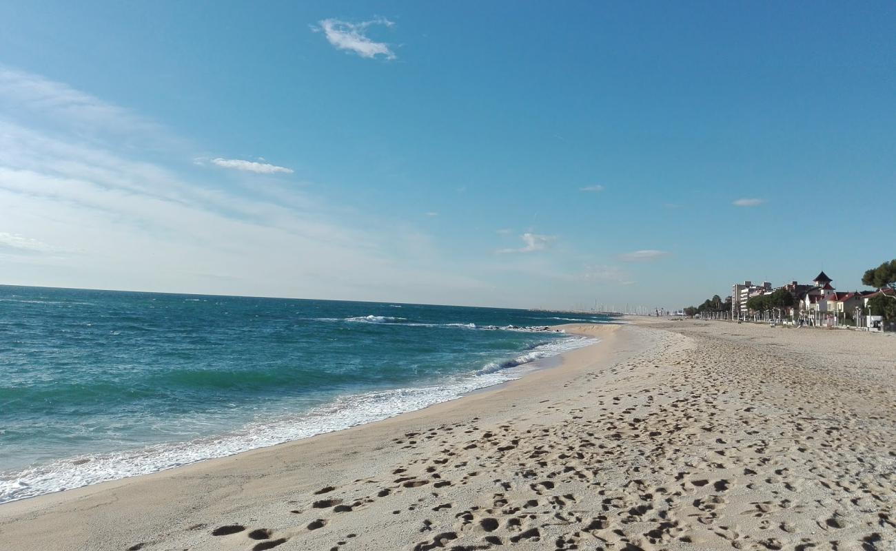 Sant Vicenc de Montalt'in fotoğrafı açık bej kum yüzey ile