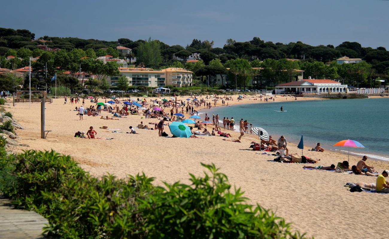 Platja de Sant Pol'in fotoğrafı açık bej kum yüzey ile