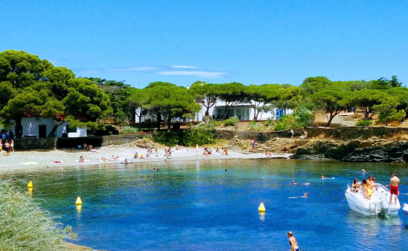 Platja d'en Pere Fet'in fotoğrafı bej kum ve çakıl yüzey ile