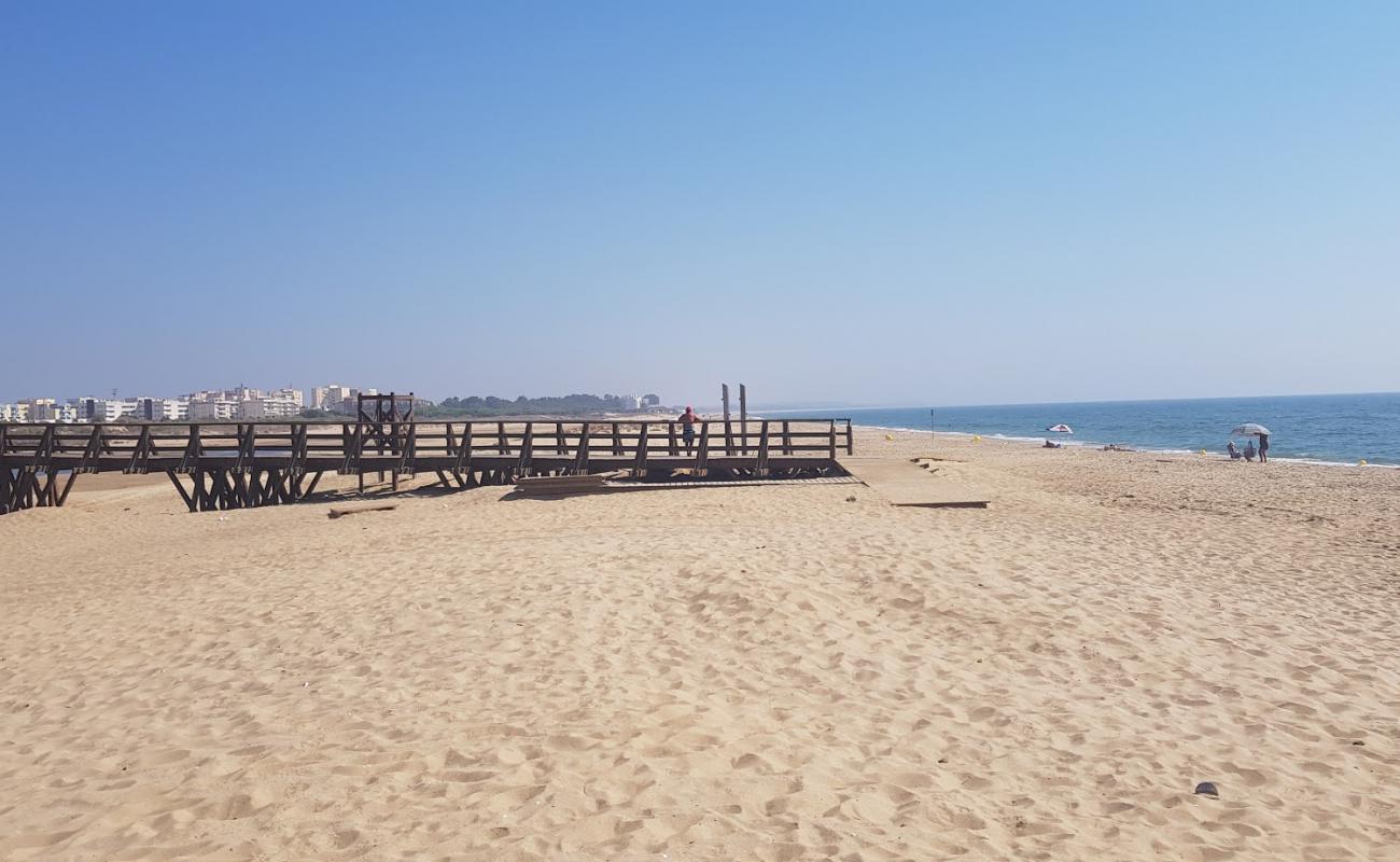 Playa del Vigia'in fotoğrafı açık bej kum yüzey ile