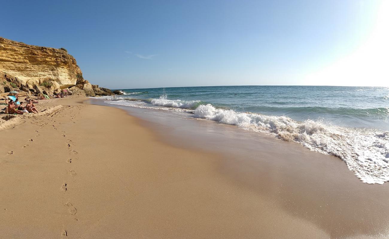 Cala del tio Juan Medina'in fotoğrafı parlak kum yüzey ile