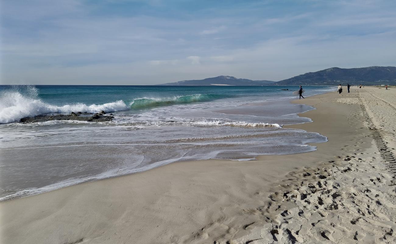 Playa de los lances'in fotoğrafı i̇nce bej kum yüzey ile