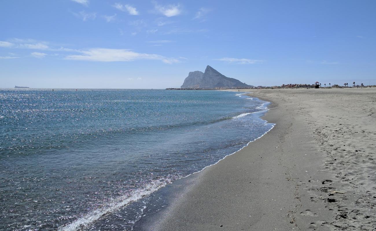 Playa de Sobrevela'in fotoğrafı gri kum yüzey ile