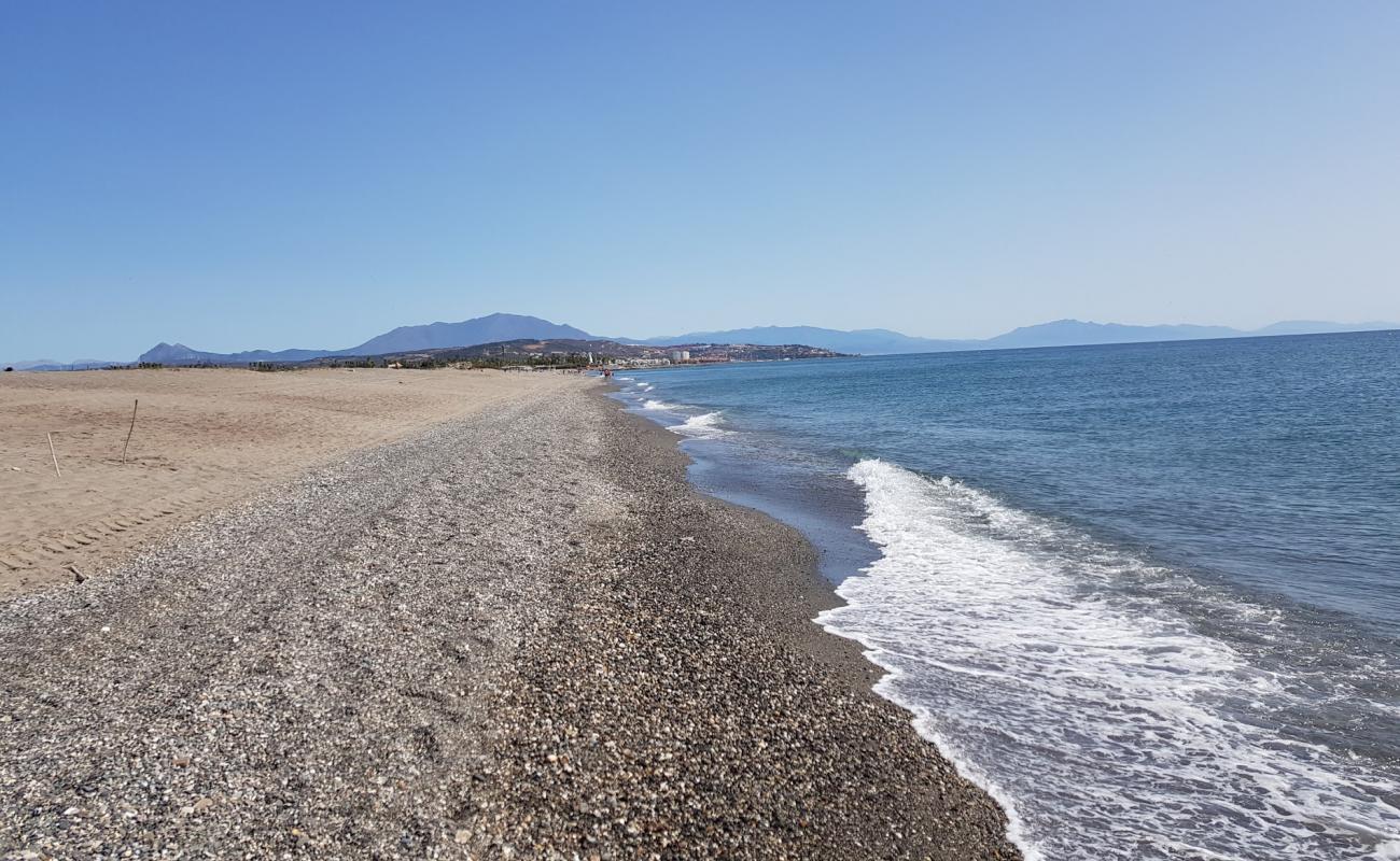 Playa de Sotogrande'in fotoğrafı gri kum yüzey ile