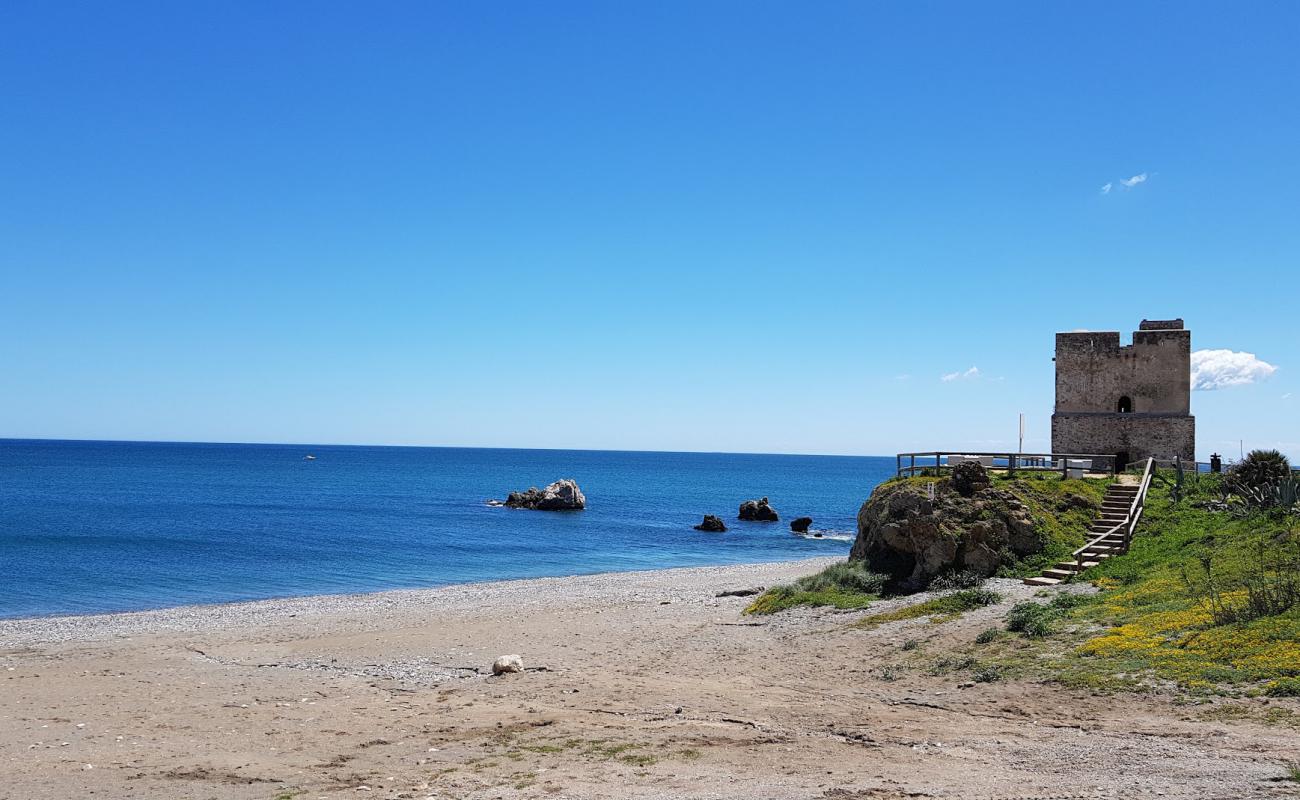 Playa de las Piedras de la Paloma'in fotoğrafı gri kum yüzey ile