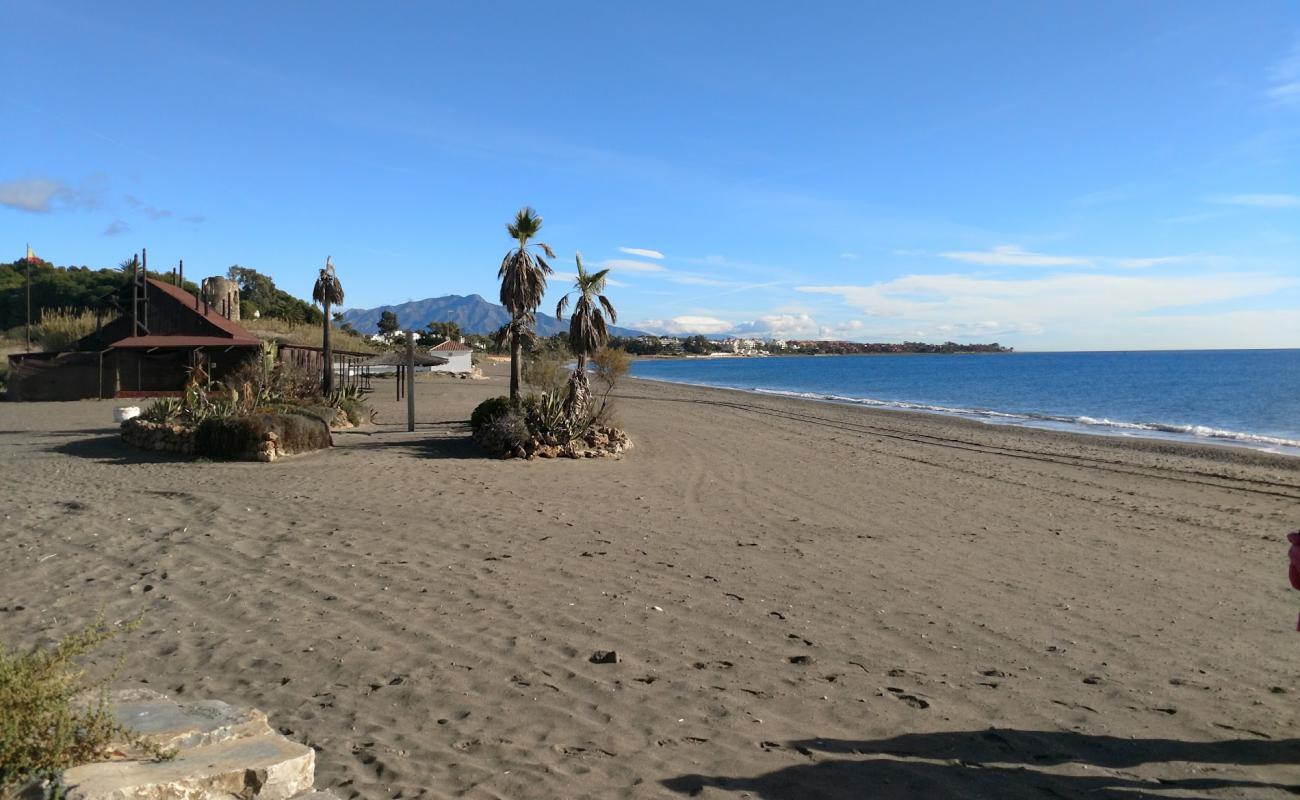 Playa del Velerin'in fotoğrafı gri kum yüzey ile
