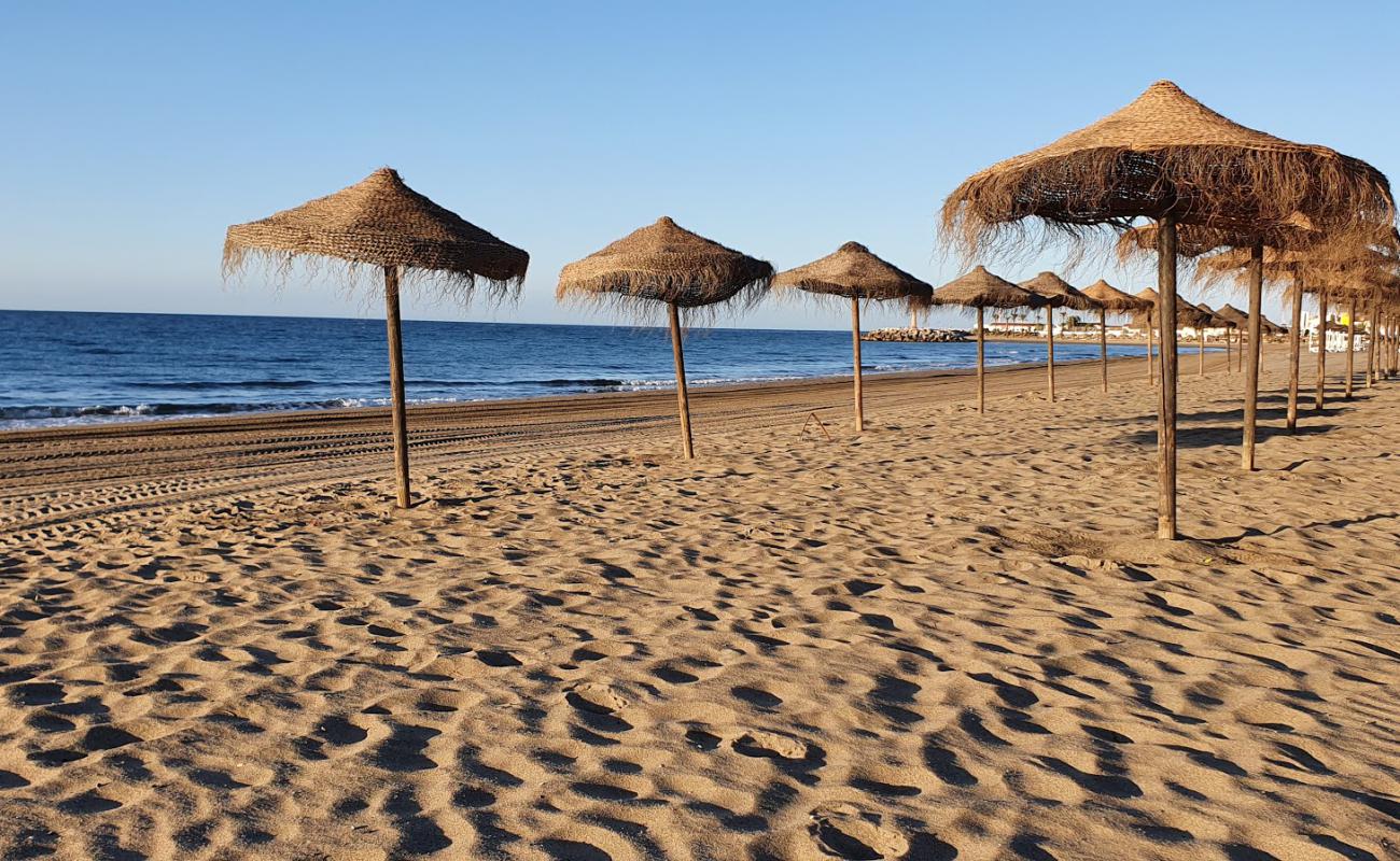 Puerto Banus'in fotoğrafı gri kum yüzey ile