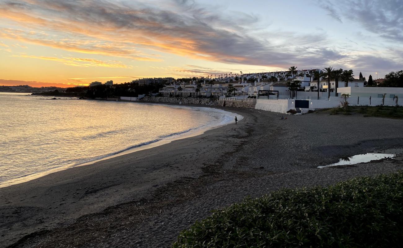 Playa del Charcon'in fotoğrafı gri kum yüzey ile