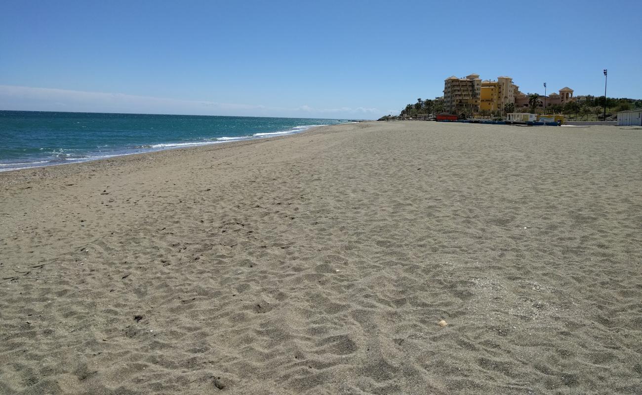 Playa del Castillo Sohail'in fotoğrafı gri kum yüzey ile