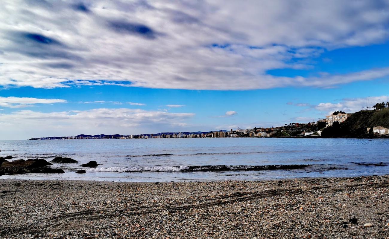 Playa de Torremuelle'in fotoğrafı gri kum yüzey ile