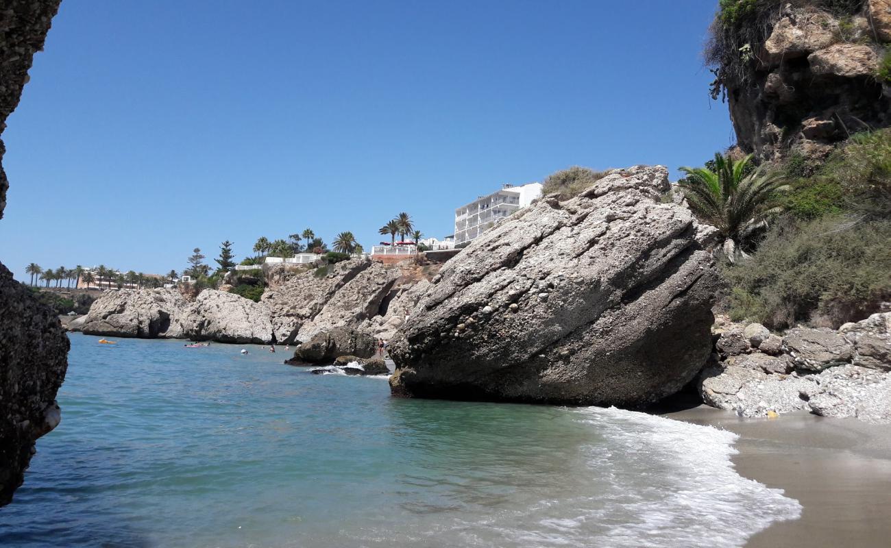 Playa el Chorrillo'in fotoğrafı gri kum yüzey ile