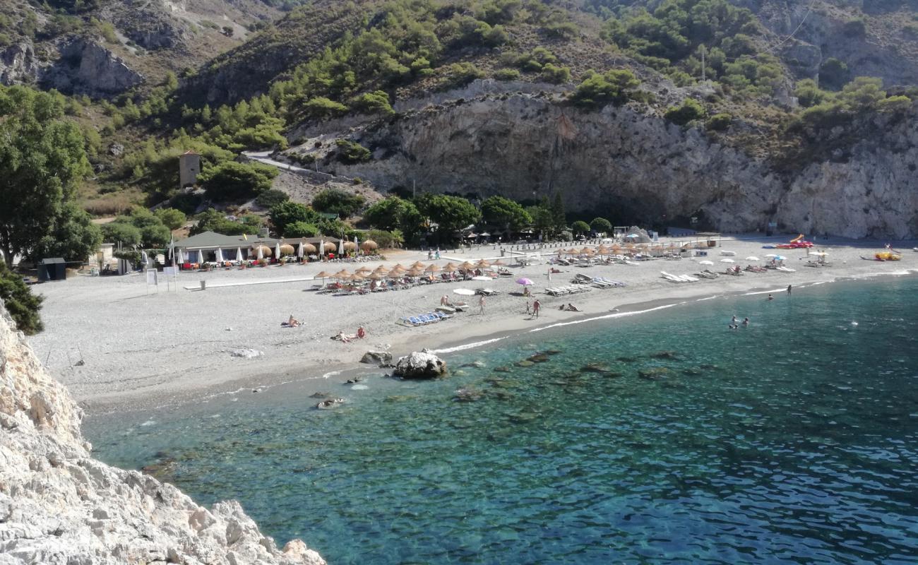 Cantarrijan Plajı'in fotoğrafı gri ince çakıl taş yüzey ile