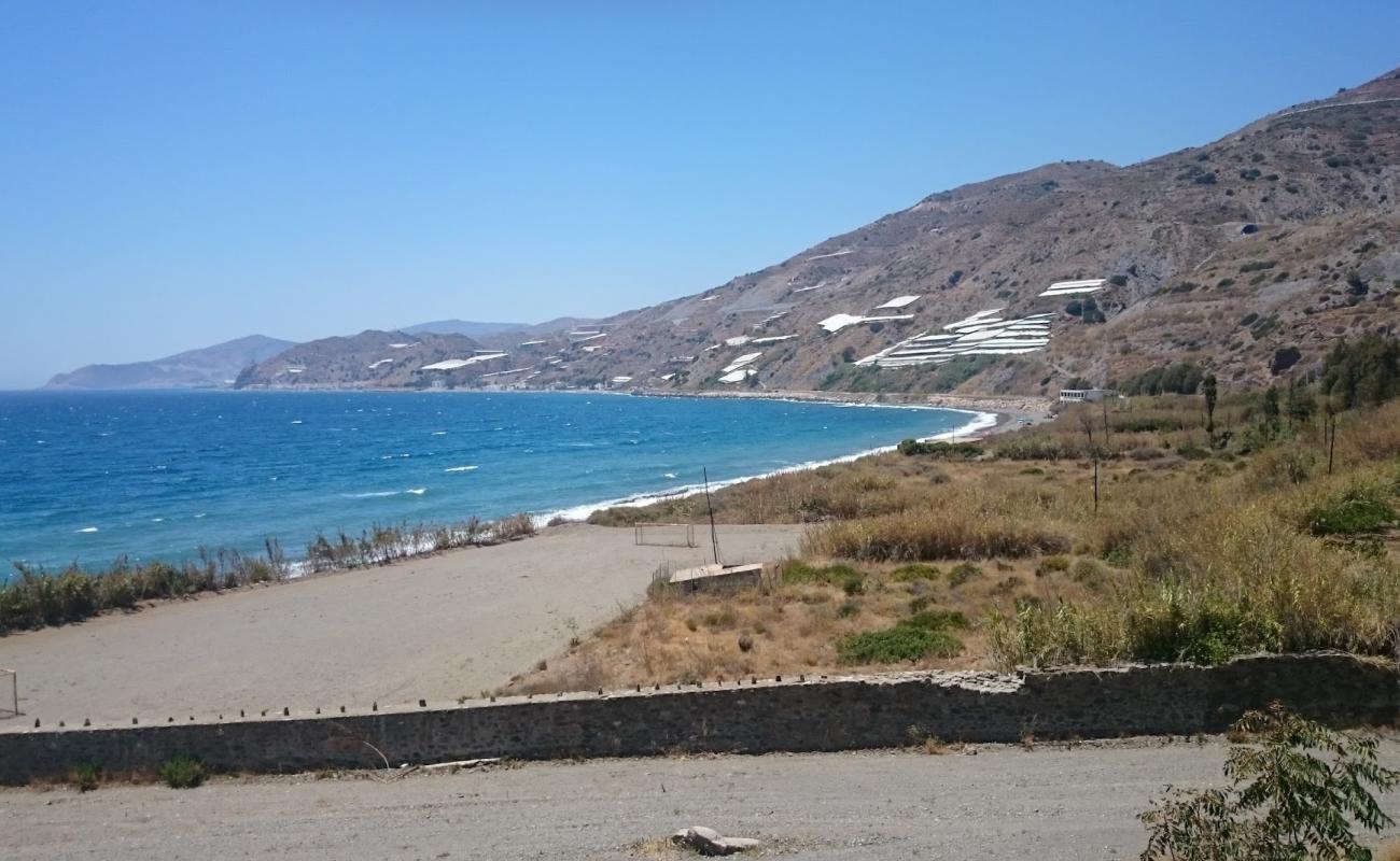 Playa de Melicena'in fotoğrafı gri kum ve çakıl yüzey ile