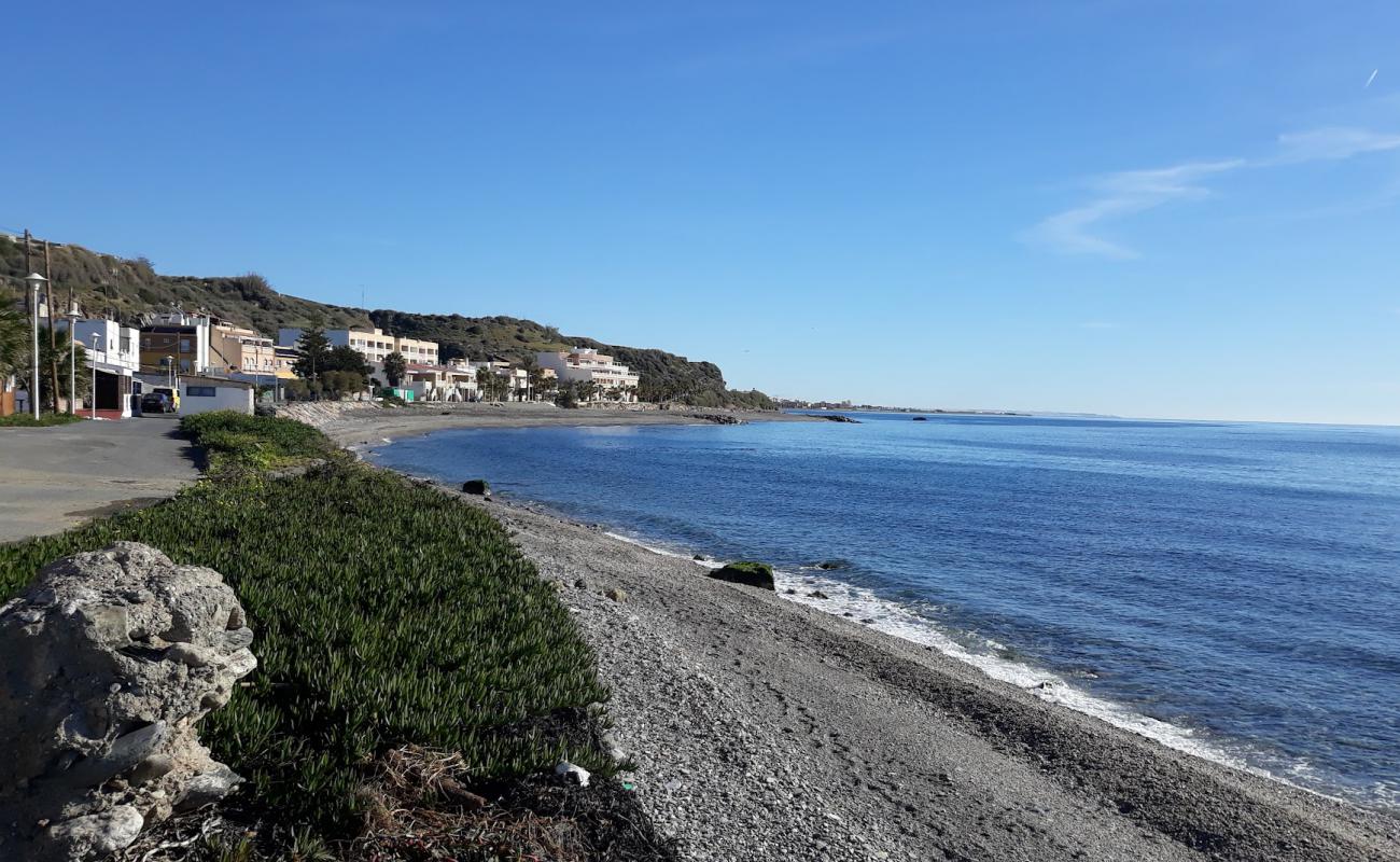 La Fuente del Ahijado Beach'in fotoğrafı gri çakıl taşı yüzey ile