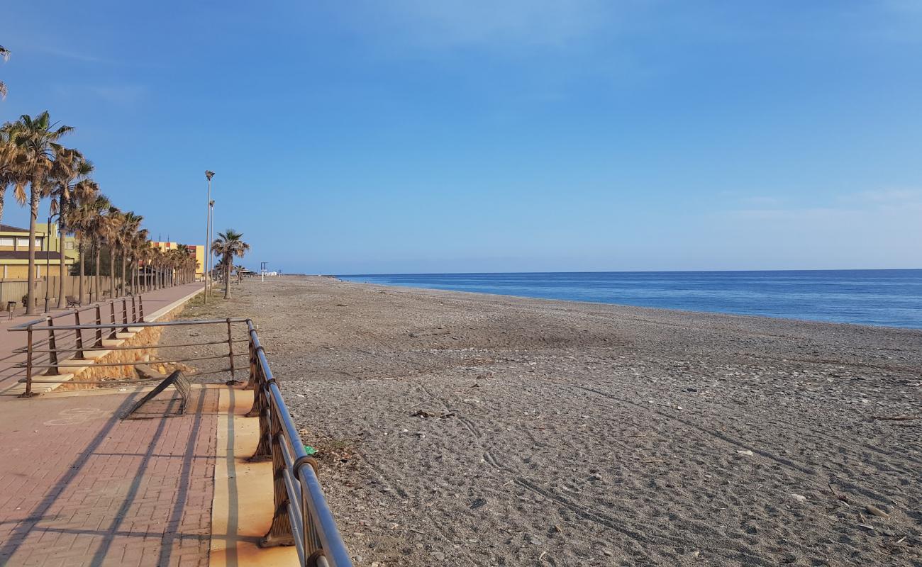 Playa de la Sirena Loca'in fotoğrafı gri ince çakıl taş yüzey ile