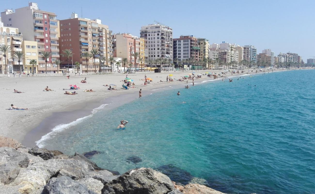 Playa del Zapillo'in fotoğrafı bej kabuklu kum yüzey ile