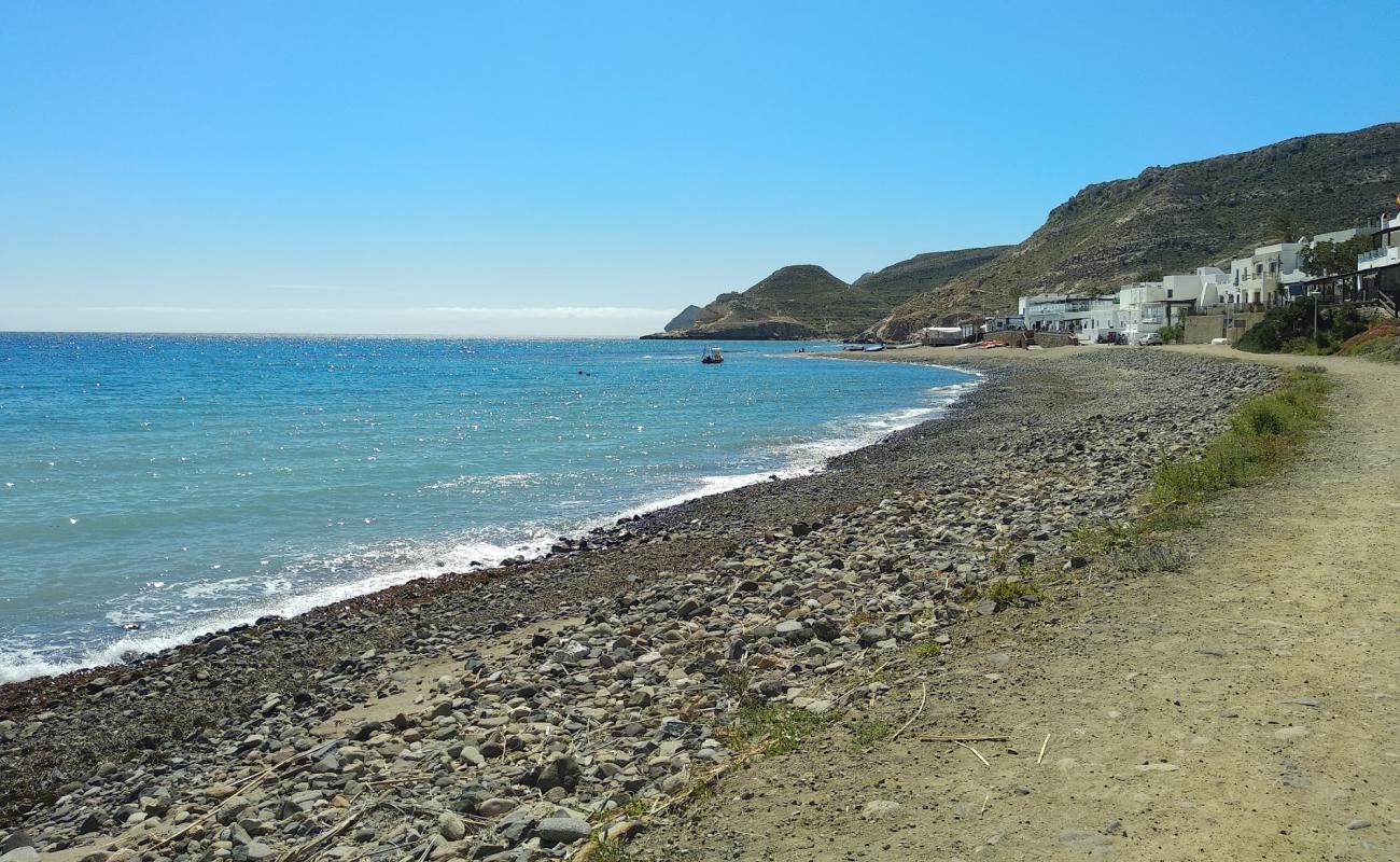 Playa de las Negras'in fotoğrafı gri kum ve çakıllar yüzey ile