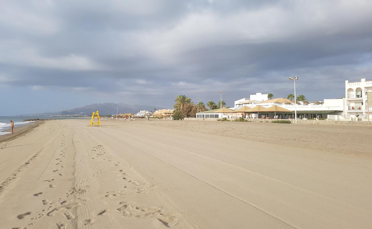 Vera Playa Doğal Plajı'in fotoğrafı parlak kum yüzey ile