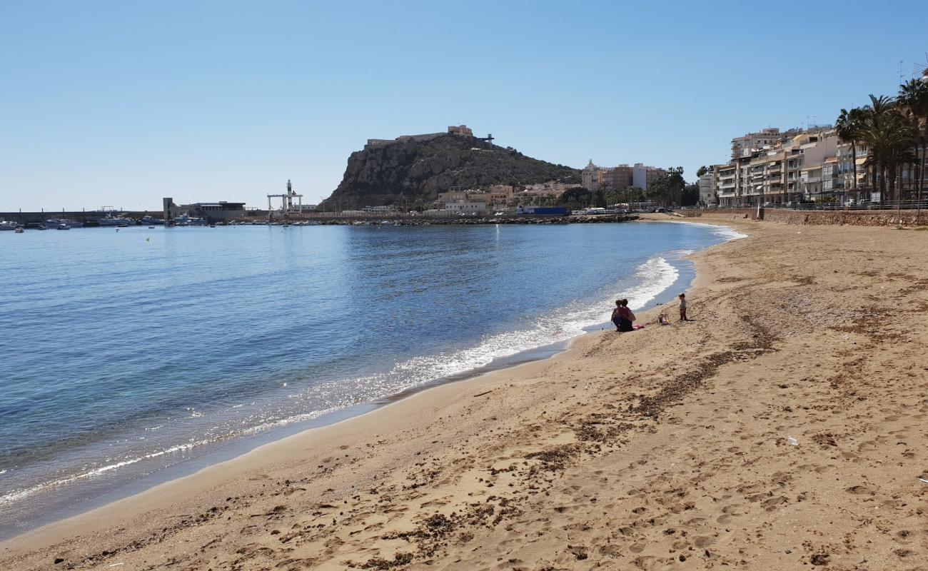 Playa de Levante'in fotoğrafı gri kum yüzey ile
