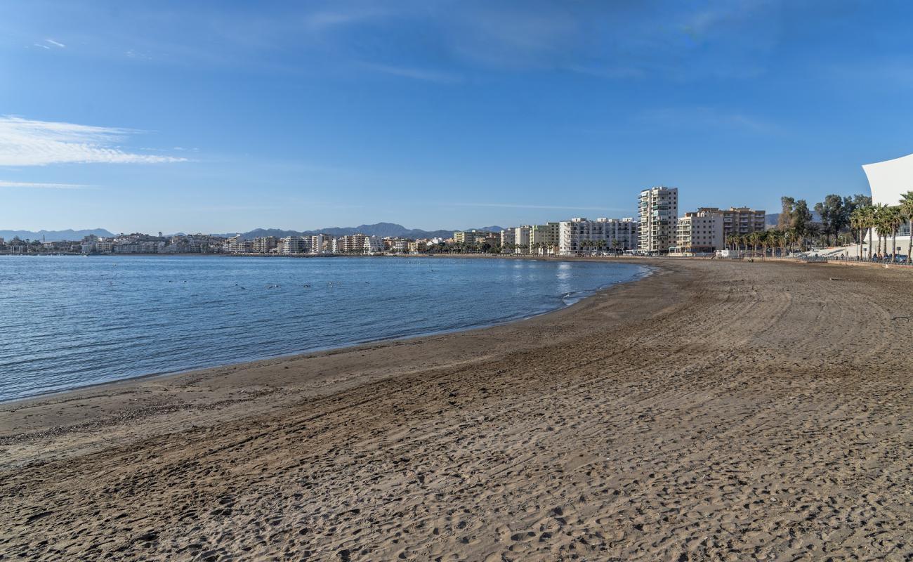 Playa de las Delicias'in fotoğrafı siyah kum ve çakıl yüzey ile