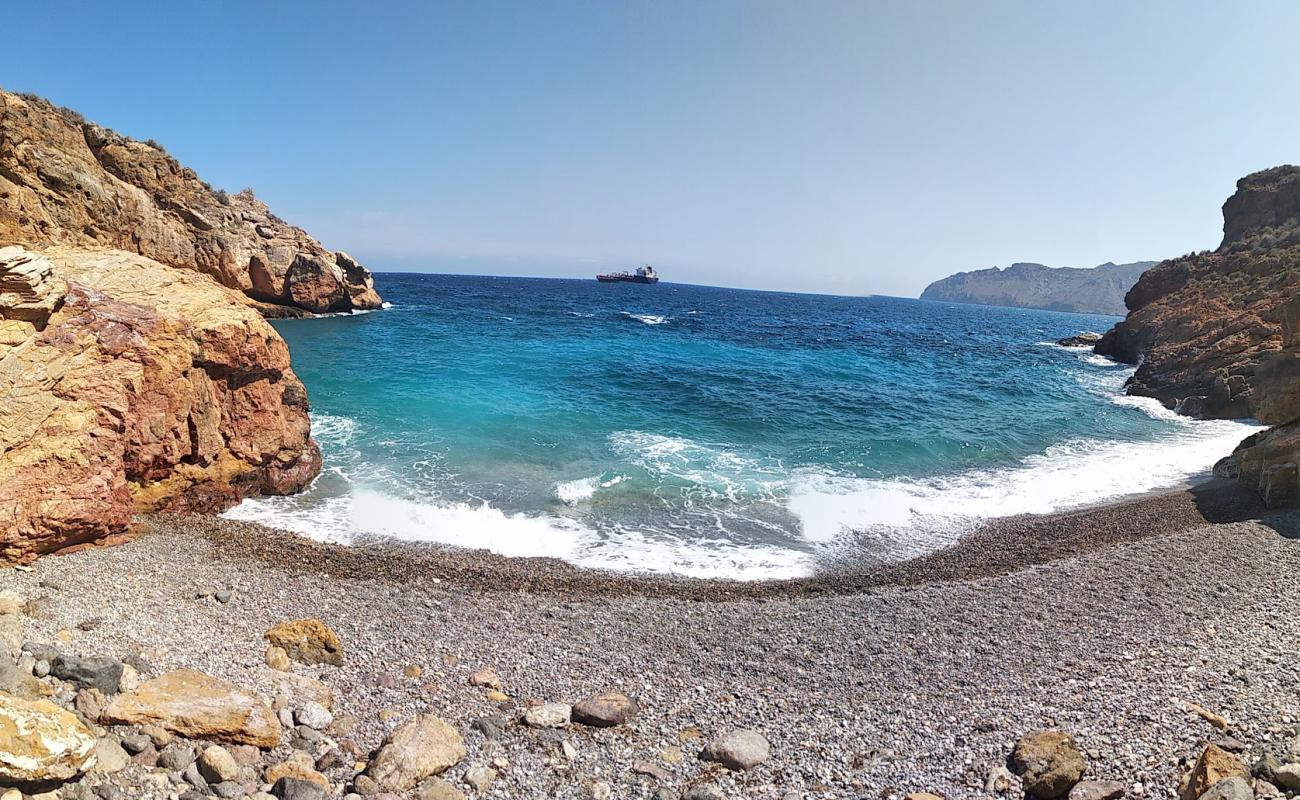 Cala del Bolete'in fotoğrafı gri ince çakıl taş yüzey ile