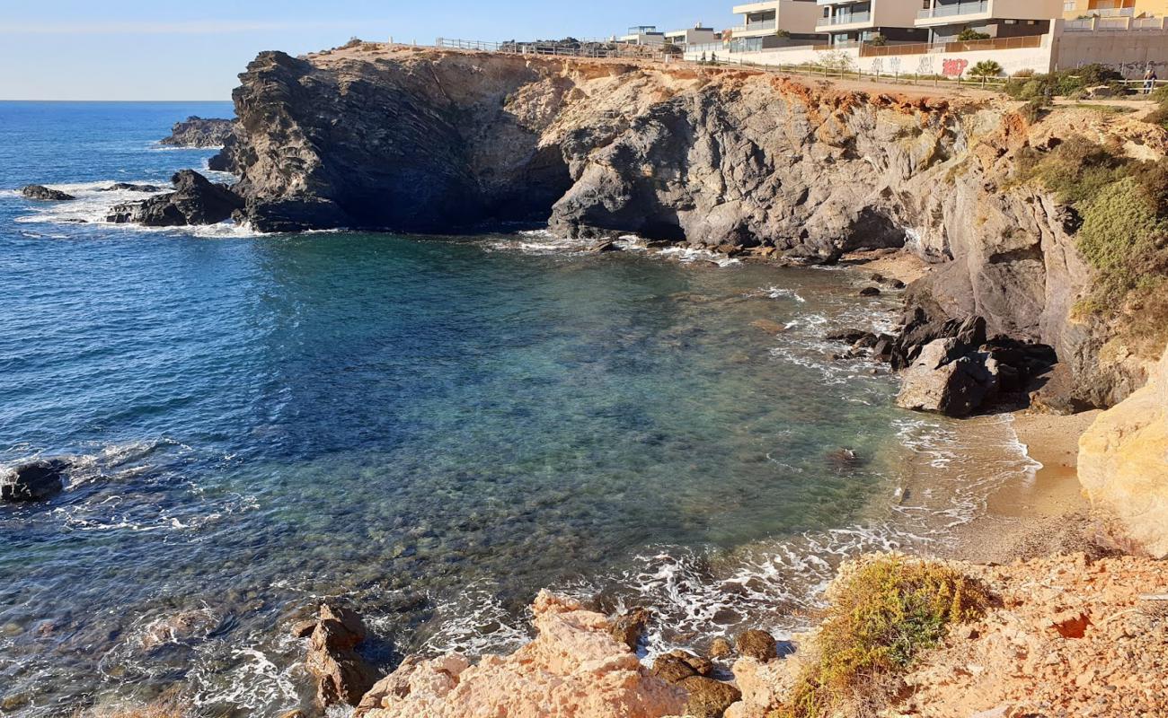 Playa de Paseo Acantilado'in fotoğrafı gri kum ve çakıllar yüzey ile