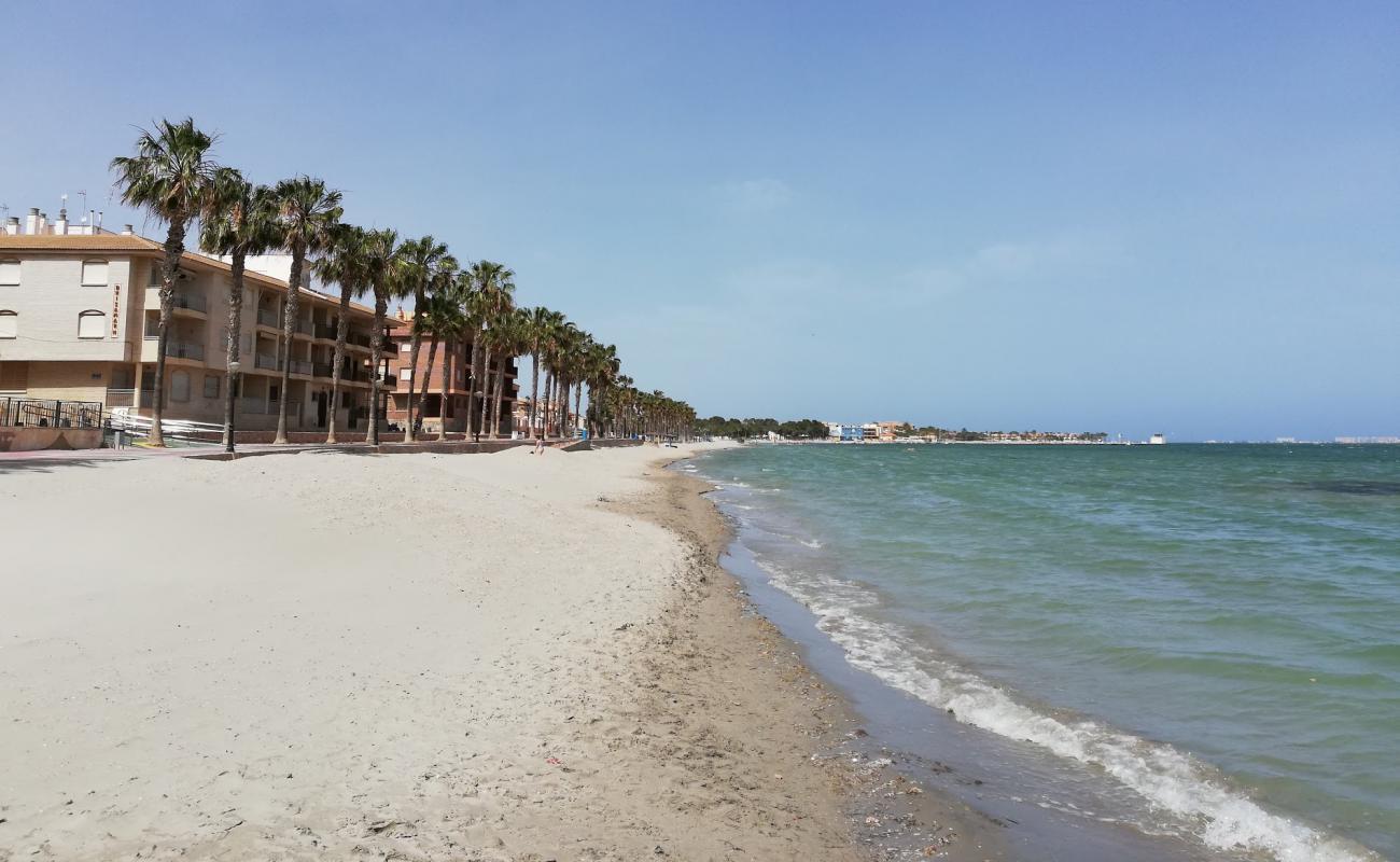 Playa de la Concha'in fotoğrafı gri kum yüzey ile