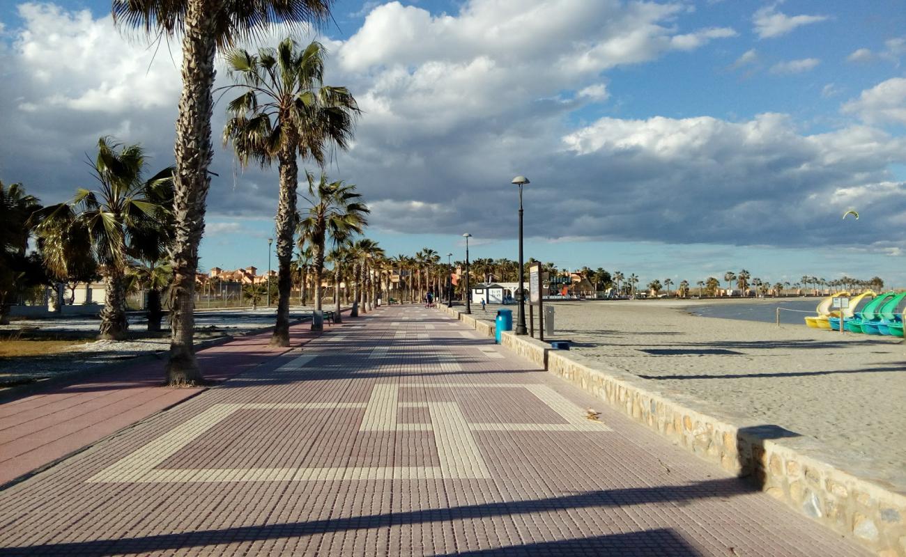 Playa de Las Salinas'in fotoğrafı gri kum yüzey ile